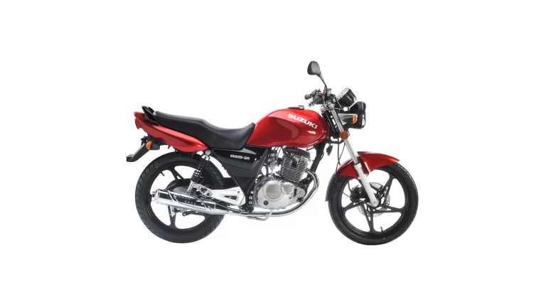 Moto Suzuki EN 125 color rojo